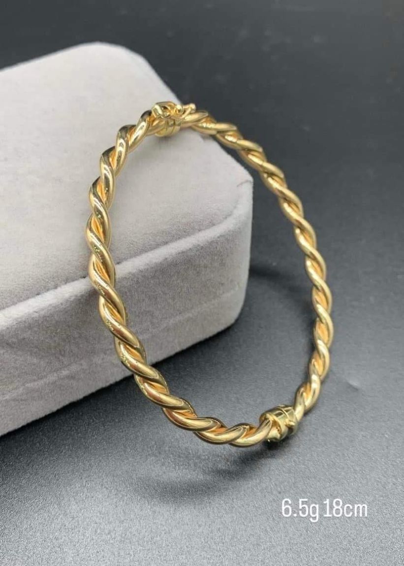 Twisted Golden Bracelets