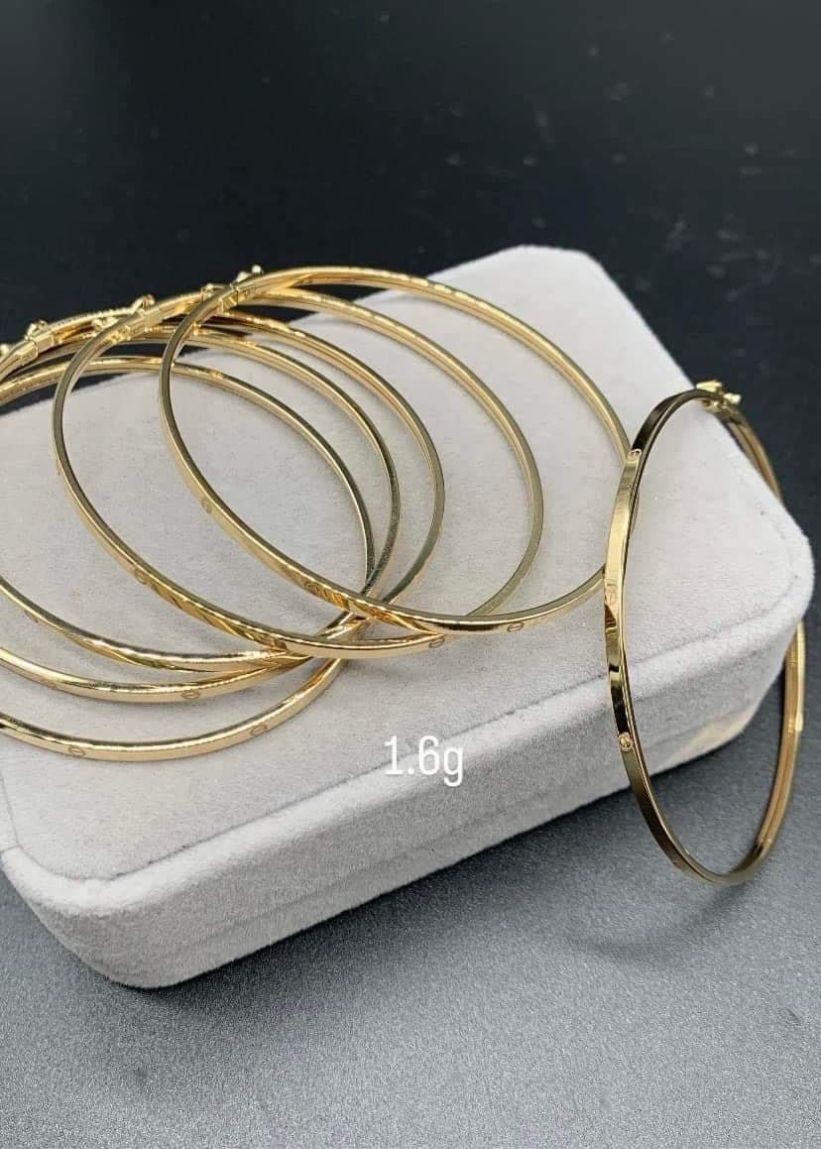 Timeless 18K Gold Bracelet